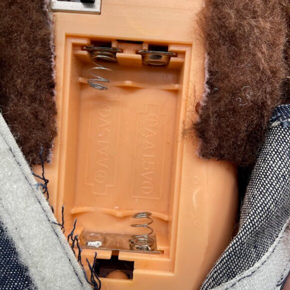 1992 Leader Toy Corp Roller Skating Bear Rollie Blue Jean Overalls Skates Music - Picture 9 of 10